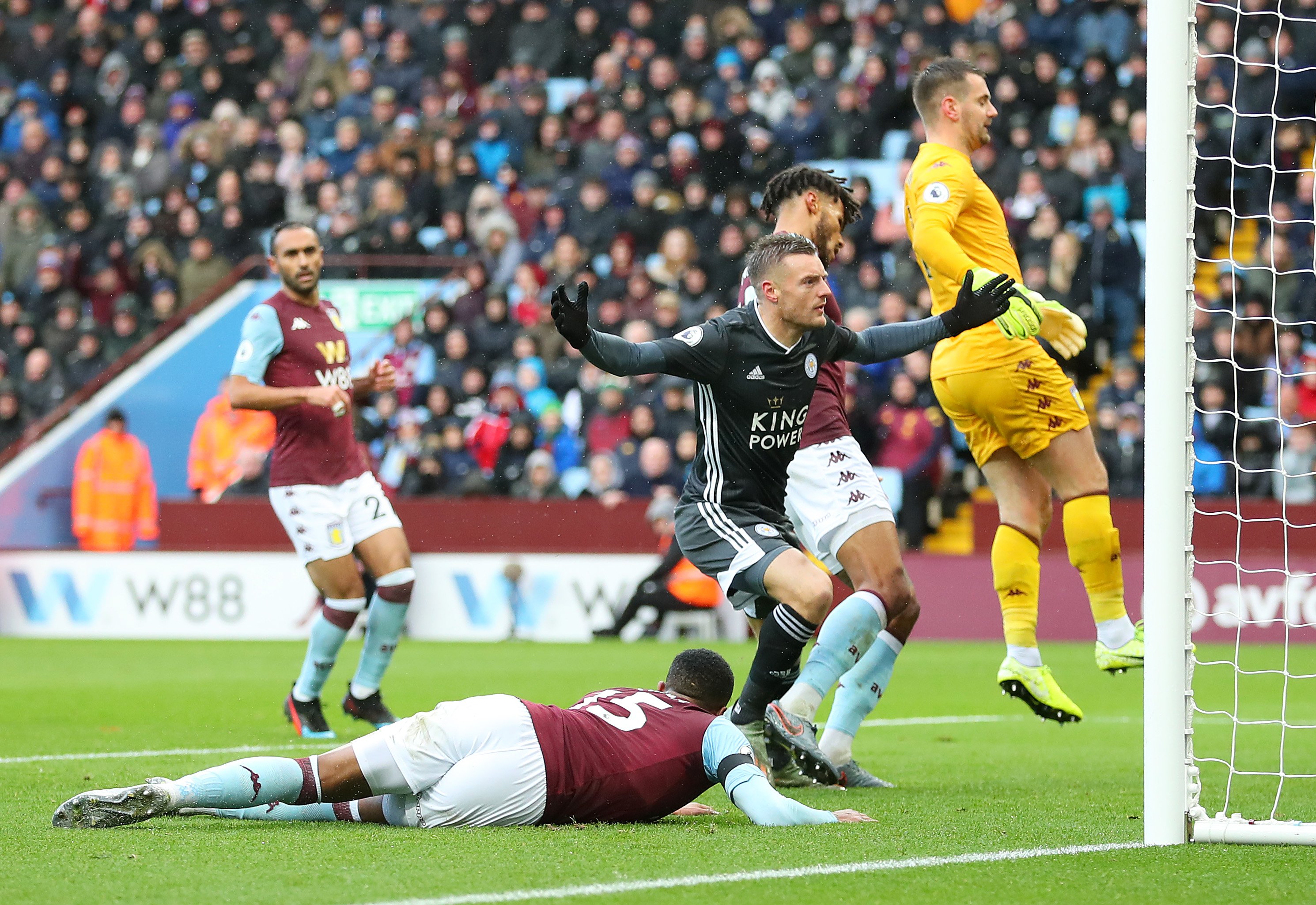 懸念四伏的 懸念四伏的